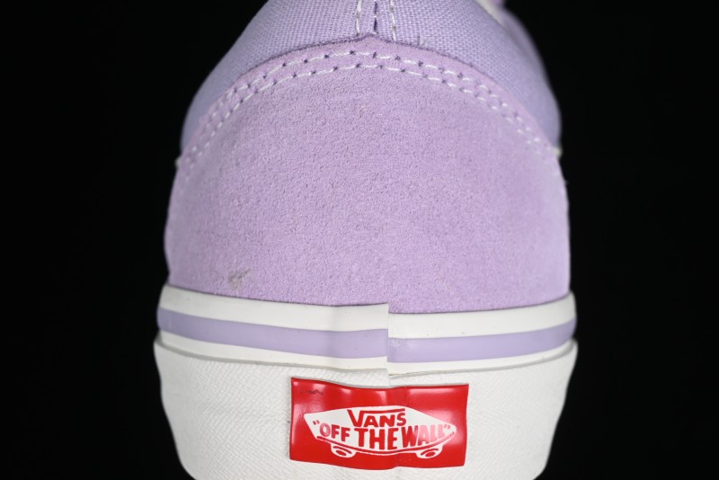 Vans Old Skool Reissue 136 Classic Low-Top Skate Shoes with Detachable Cushioned Insole and Crescent Toe Design - VN000MT6E3N