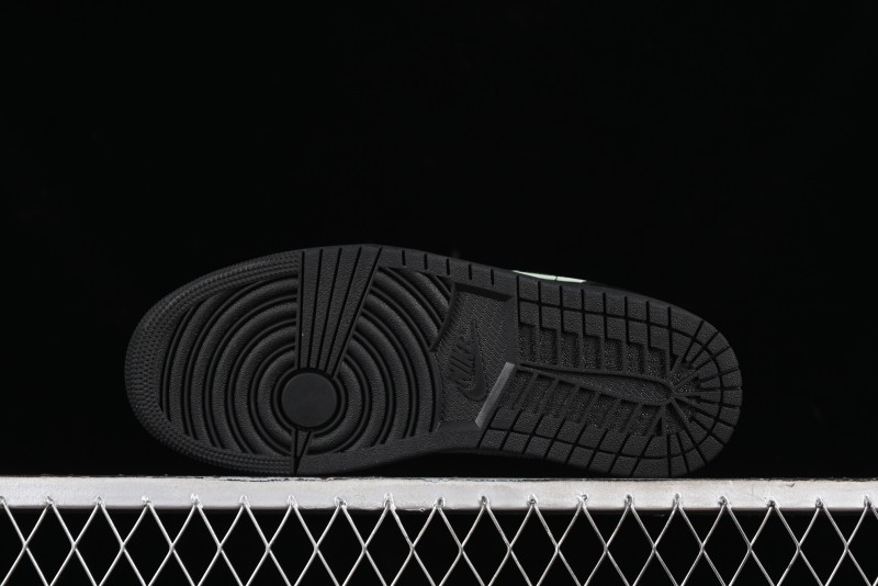 Nike Air Jordan 1 Low Black Cat Basketball Shoes - HM3690-001