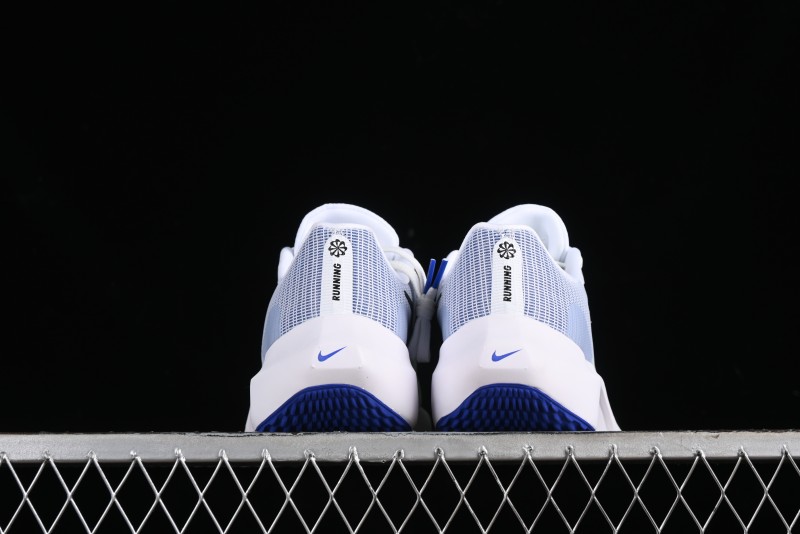 Nike Zoom Fly 5 Premium Lightweight Running Shoes with React Technology and Carbon Fiber Plate - DM8968-101