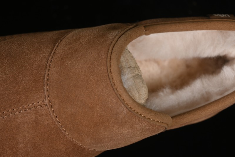 UGG LE FU Low Top Slip-On Lifestyle Casual Shoes - 1131616