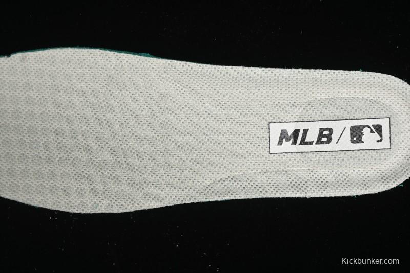 MLB Chunky Classic Base New York Yankees Lightweight Platform Casual Sneakers - 3ASXBMN4N50GRL