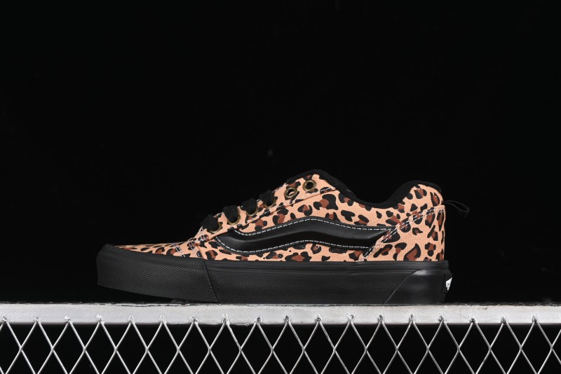 Vans Classics Knu Skool Retro Sneakers with Enlarged Toe and Thickened Trim - VN000CSQW3ZT188