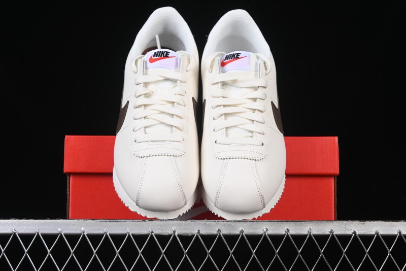 Nike Classic Cortez Leather Retro Running Shoes - DN1791-104