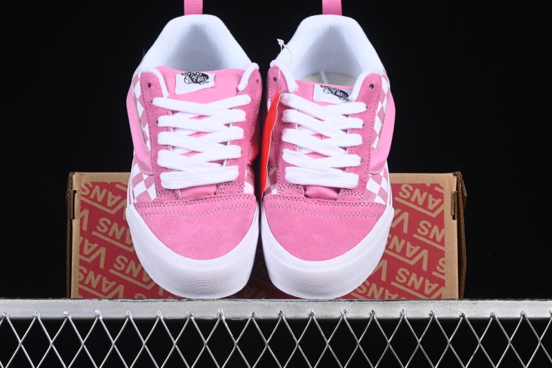 Vans Knu Skool Low-Top Retro Chunky Sneakers with Original Big Logo - VN000CRPBAK