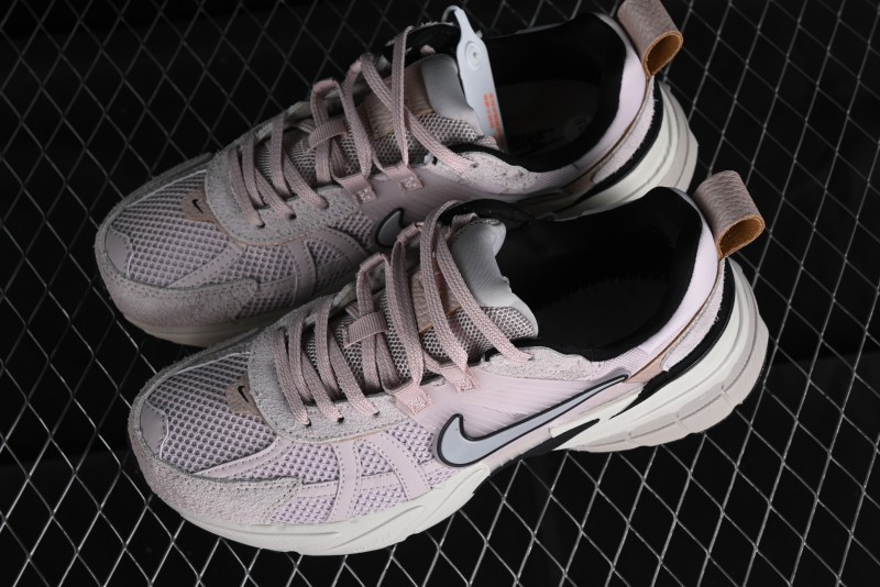 Nike Runtekk V2K Retro Low-Top Running Shoes with Cushlon Foam and Anti-Slip Design - FN6703-001