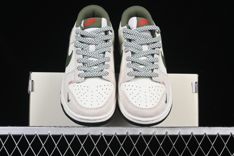 Nike SB Dunk Low UN Collaboration Year of the Snake Limited Edition Green Snake Swoosh Anniversary Custom Low-Top Casual Sneakers - DJ2024-070