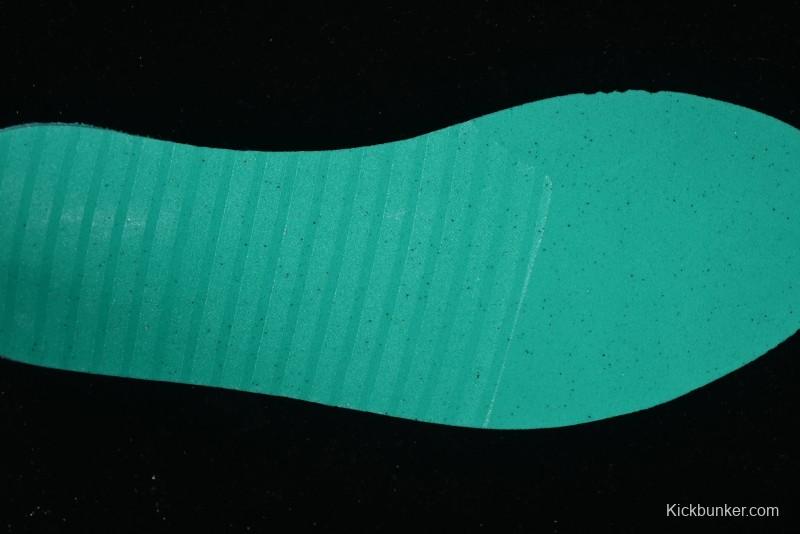 Nike Air Jordan 4 Remastered Retro Sneakers in White Blue - FQ7939-104