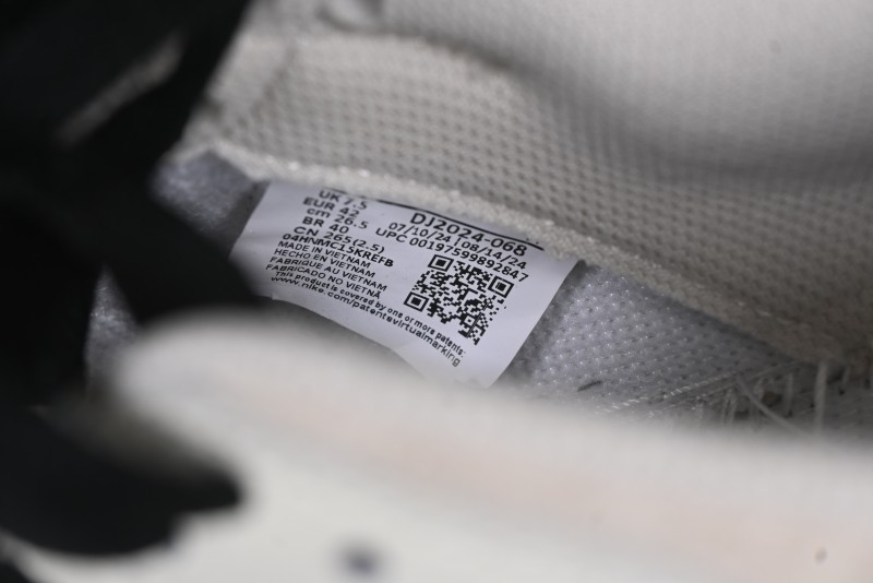 Nike SB Dunk Low UN Collaboration Anniversary Custom Sneakers with Black Swoosh - DJ2024-068