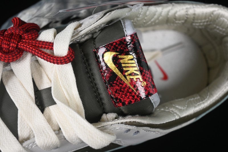 Nike SB Dunk Low Year Of Snake Limited Edition Low-Top Skateboarding Shoes - HV5980-231