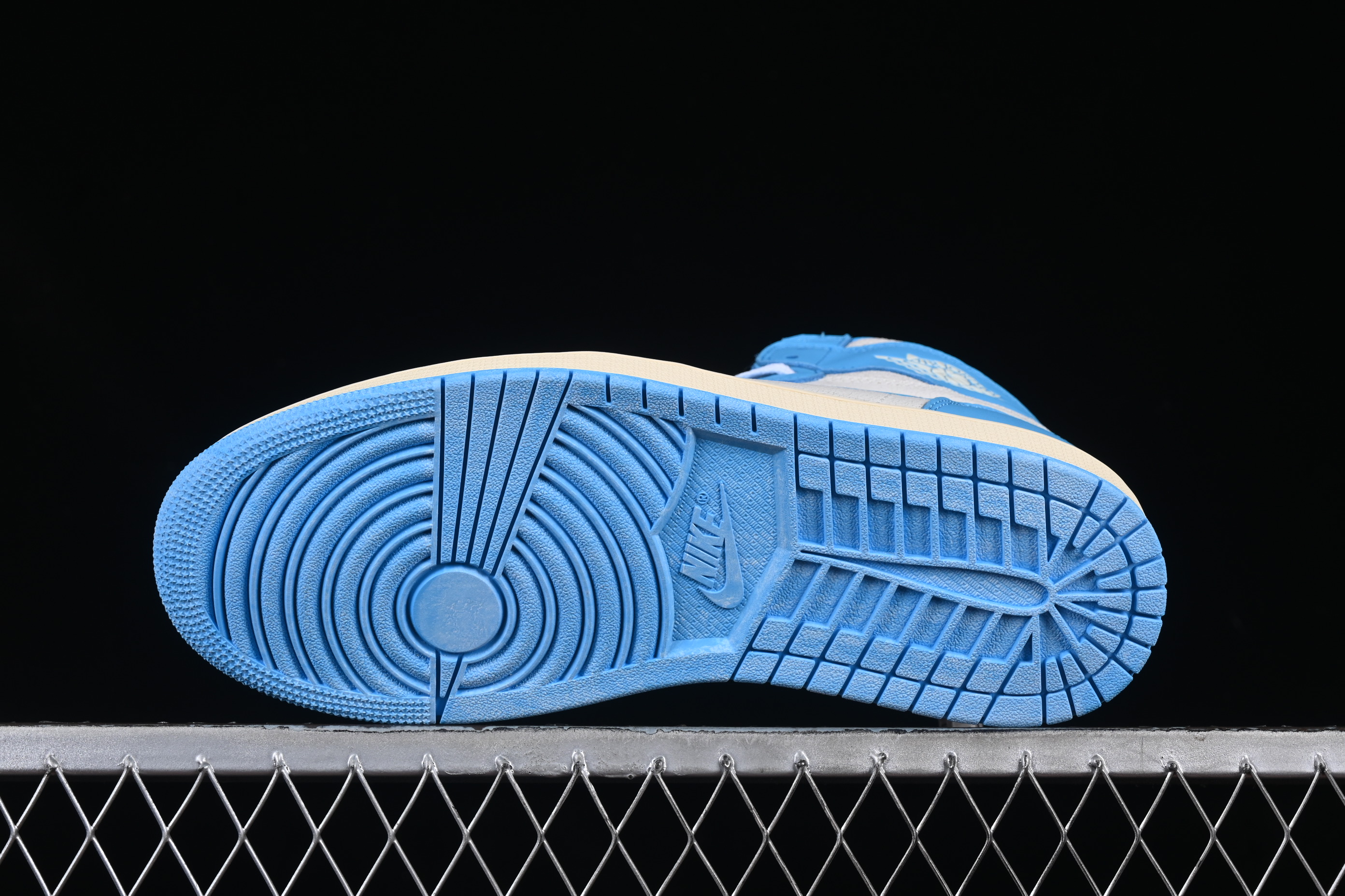 Nike Air Jordan 1 High OG "UNC Reimagined" Retro Basketball Shoes with Cracked Leather and Vintage Midsole - DZ5485-402
