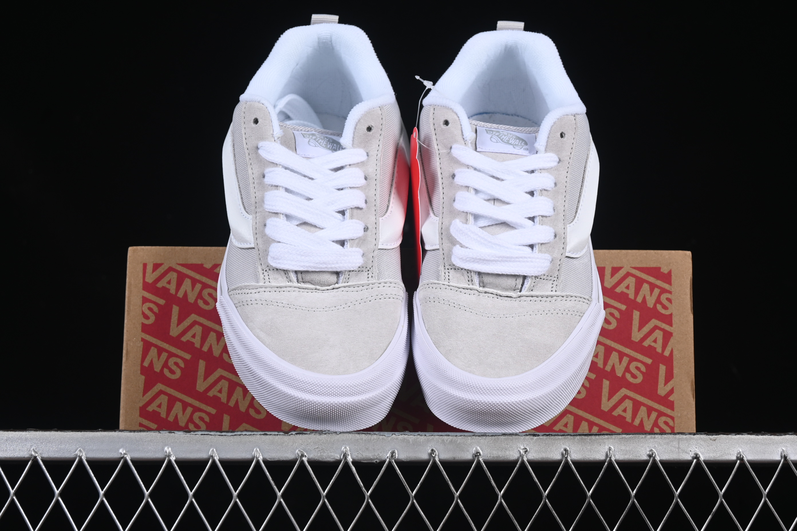 Vans Knu Skool Low-Top Retro Chunky Sneakers with Oversized Logo - VN000CRPBWD