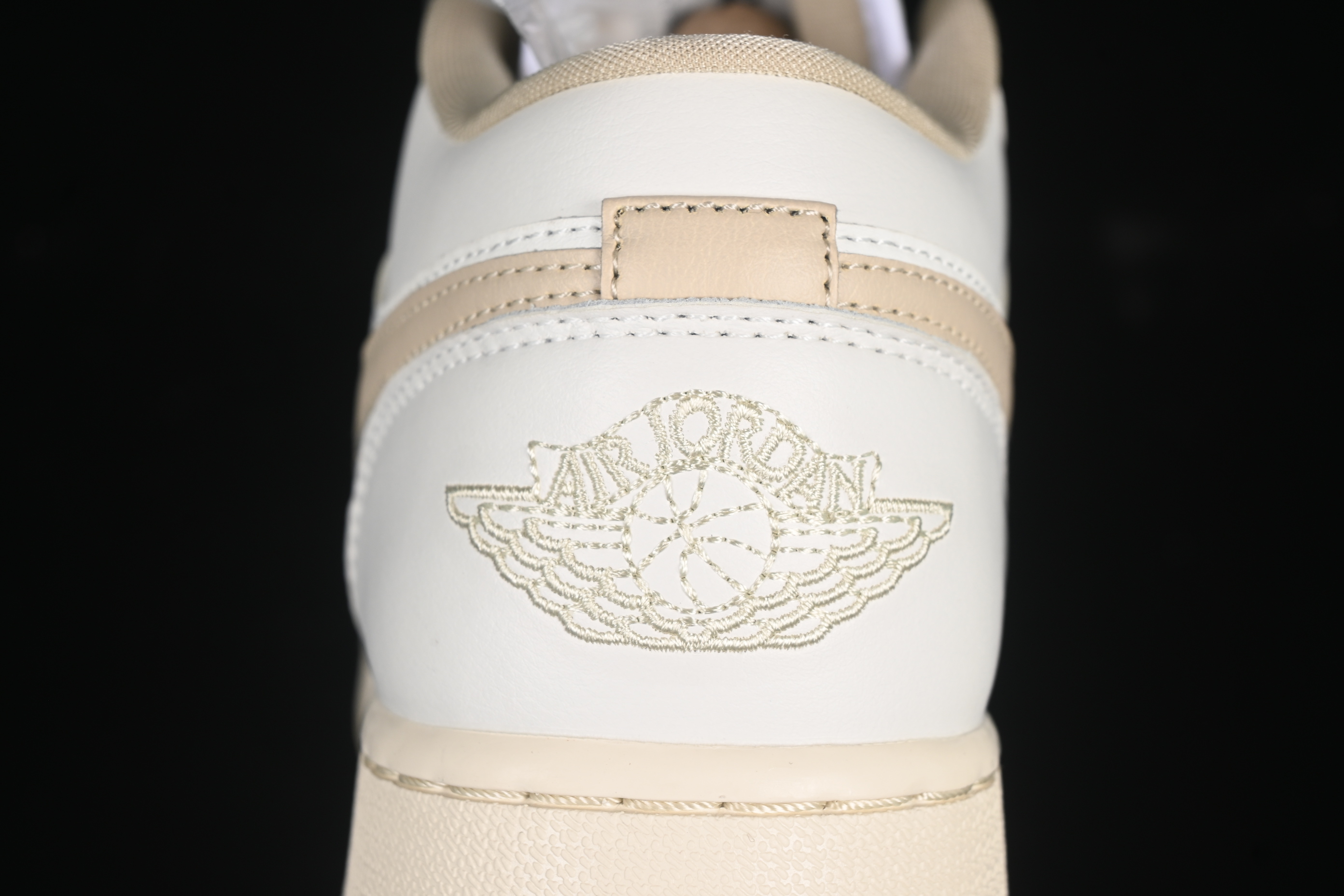 Nike Air Jordan 1 Low AJ1 Casual Sneakers in White - DC0774-112
