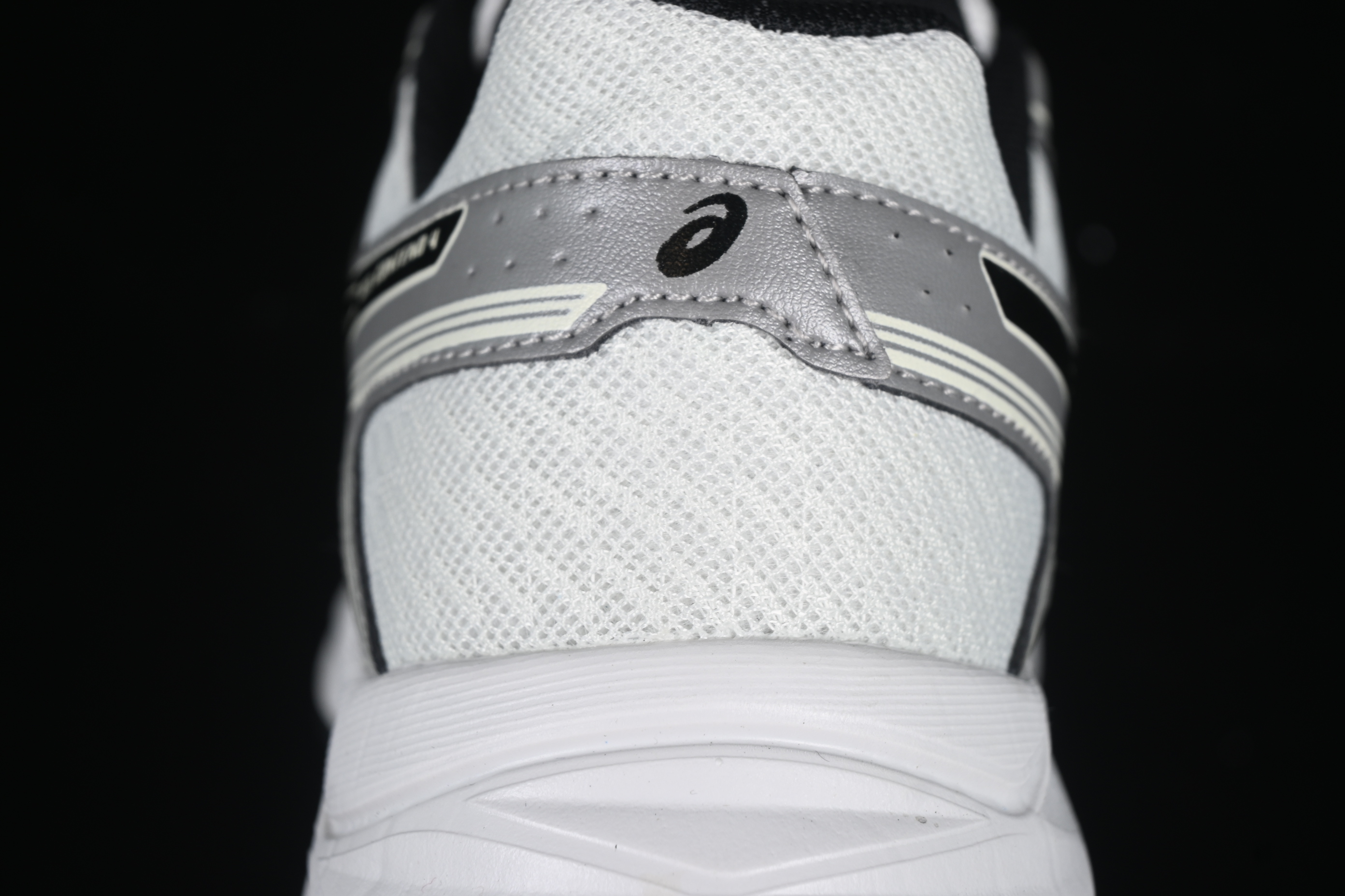 Asics Gel-Contend 4 Low-Top Breathable Running Shoes - 1011B937-103