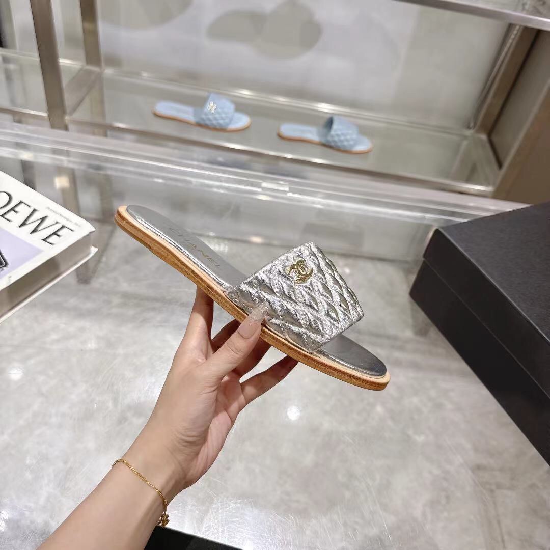 2025 Slippers Chanel Silver Leather Slippers