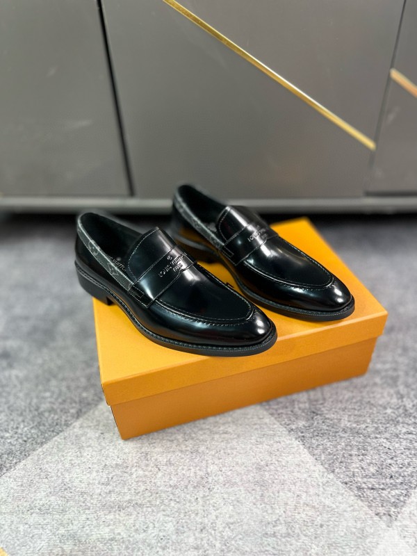 2024 Men Louis Vuitton Black Leather Loafers MJ00290