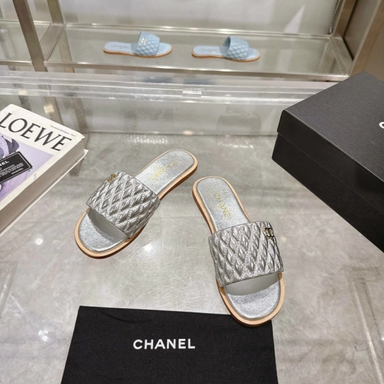2025 Slippers Chanel Silver Leather Slippers