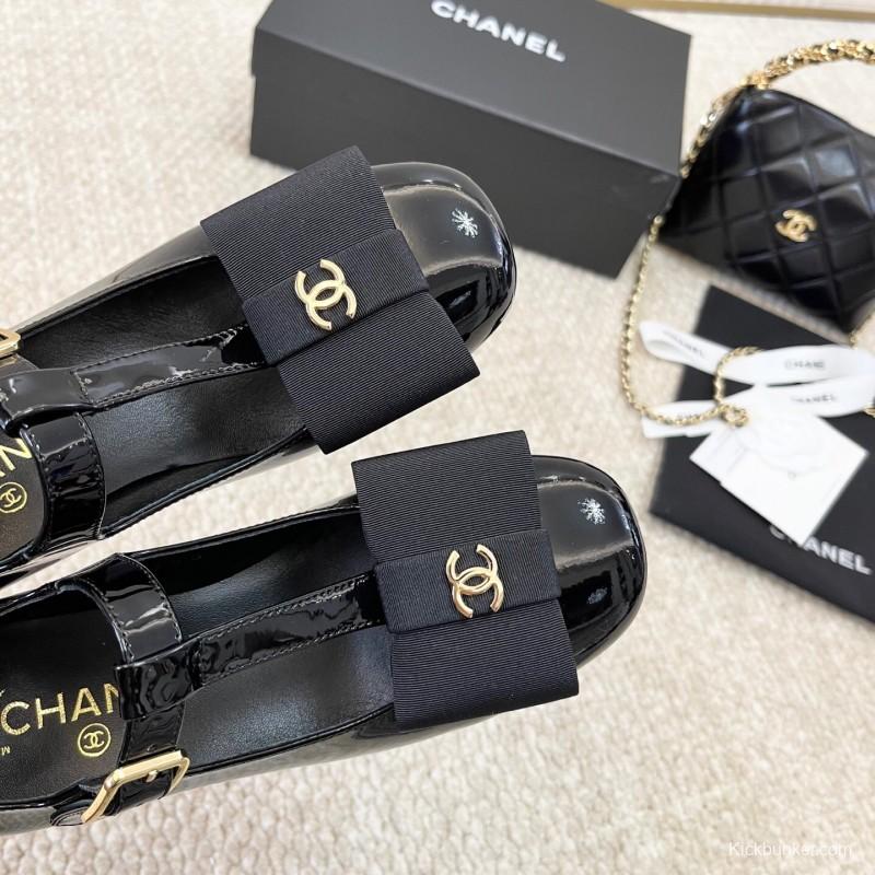 2025 Women Chanel Black Patent Leather Mary Jane Bow KFY00310