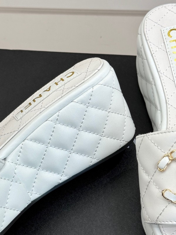 2025 Women Chanel White Leather Slippers