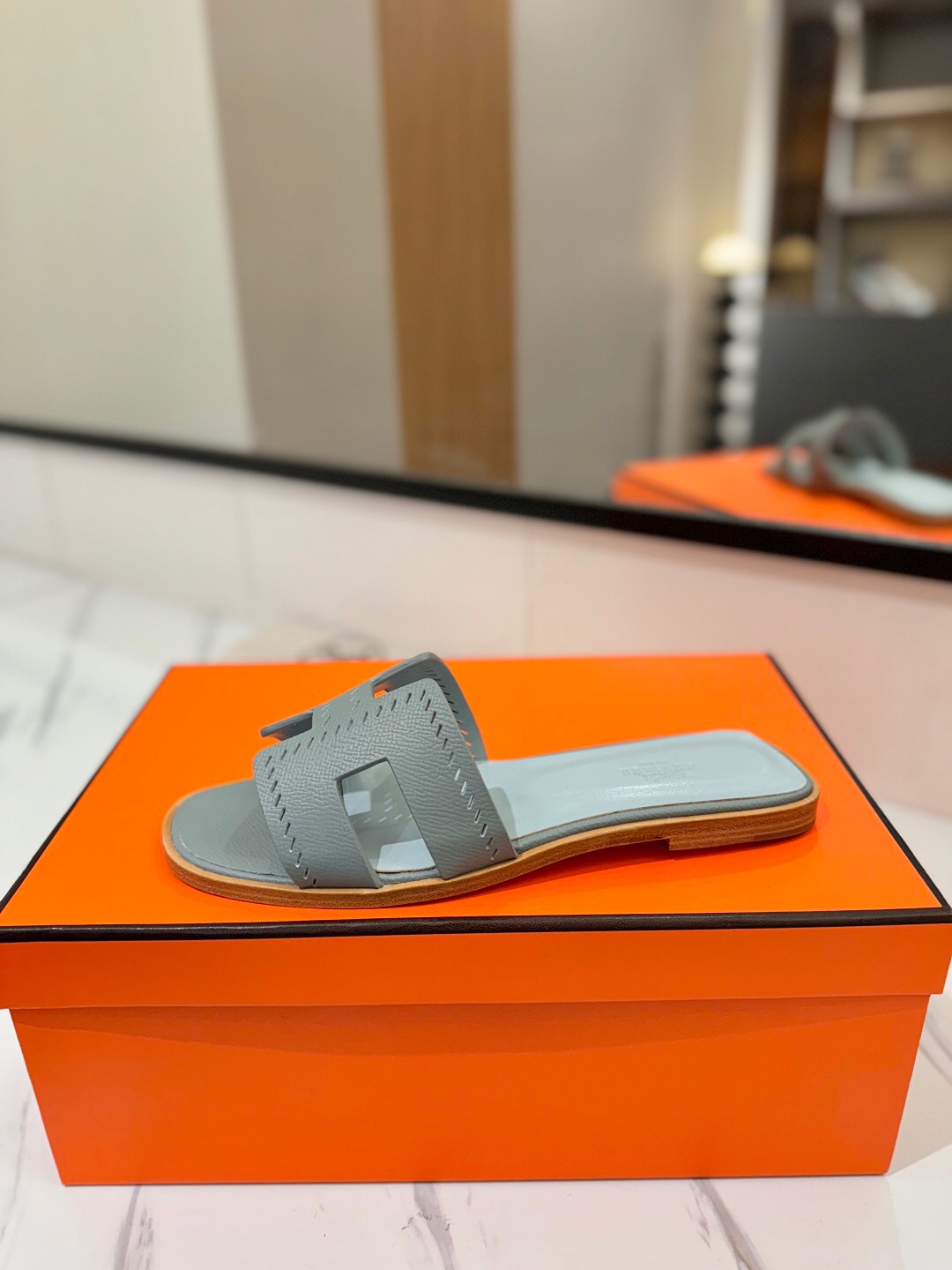 2025 Women Hermès Gray Leather Slippers H Style