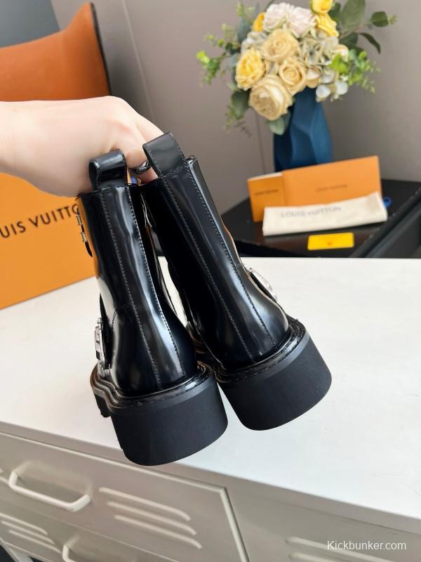 2024 Women Louis Vuitton Black Calfskin Leather Boots MJ00310