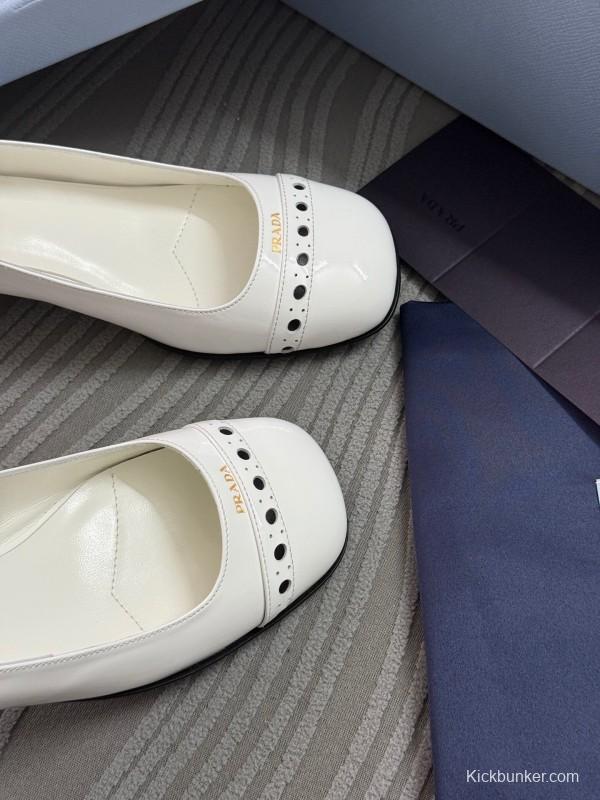 2025 Women Prada White Leather Loafers KFY00300