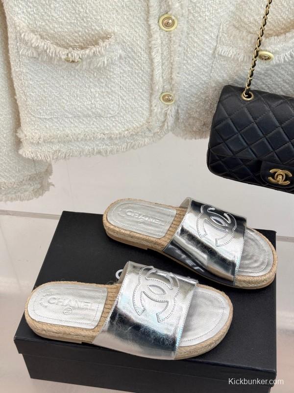 2025 Slippers Chanel Silver Leather Espadrille CC KFY00230