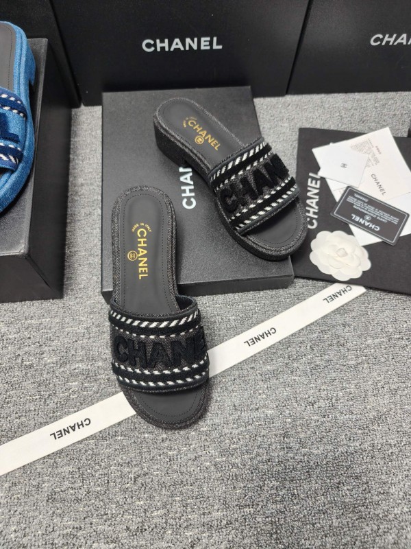 2025 Women Chanel Black Fabric Slippers LY00360