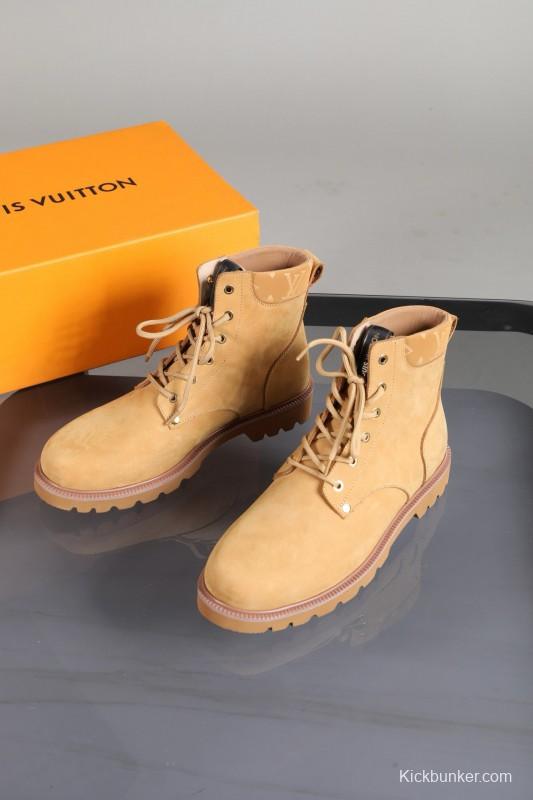 2024 Men Louis Vuitton Beige Nubuck Leather Ankle Boots MJ00470