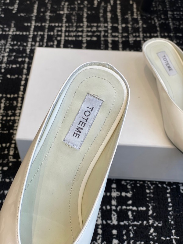 2025 Women Toteme White Patent Leather Mule Shoes