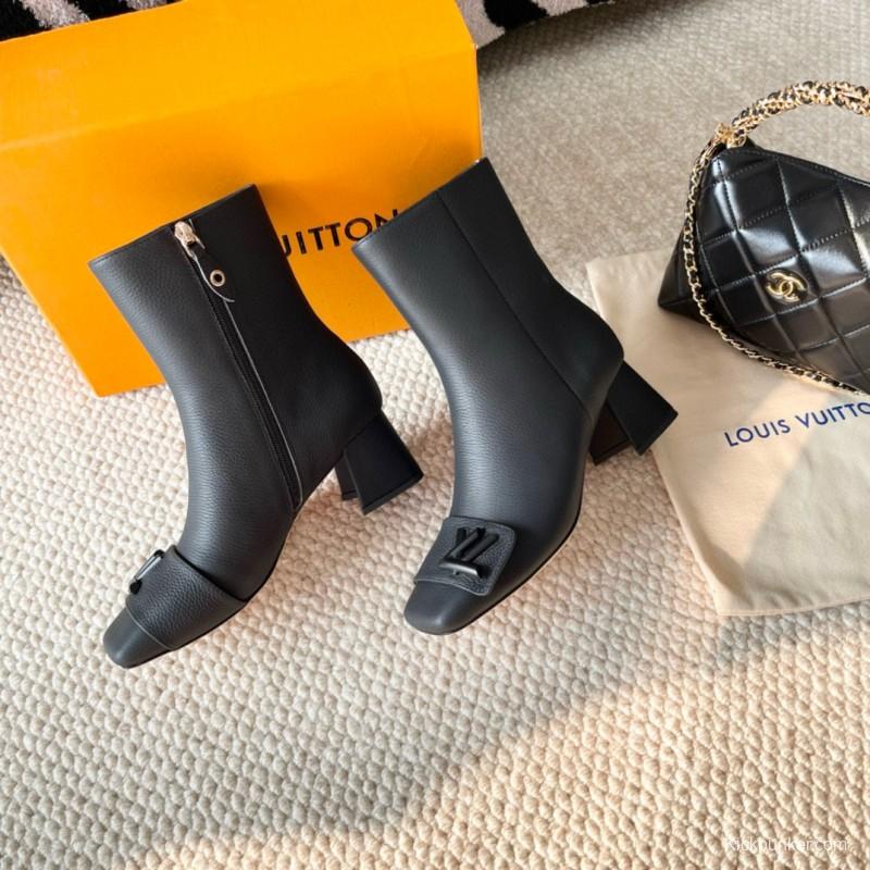 2024 Women Louis Vuitton Black Leather Ankle Boots MJ00420