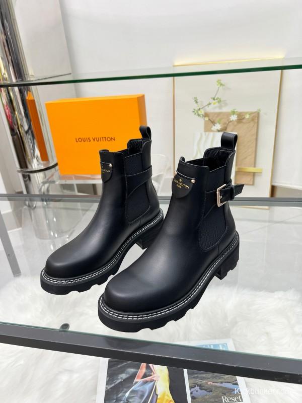 2024 Women Louis Vuitton Black Leather Ankle Boots MJ00310