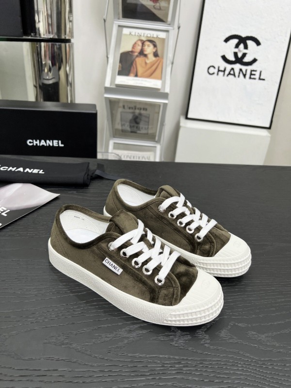 2025 Women Chanel Army Green Suede Casual Sneakers