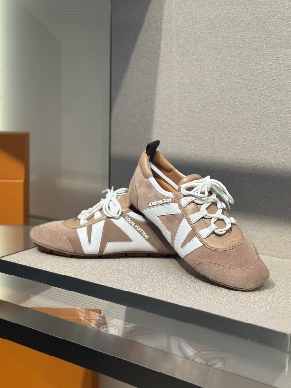 2025 Men Louis Vuitton Beige White Suede Leather Sneakers LY00340