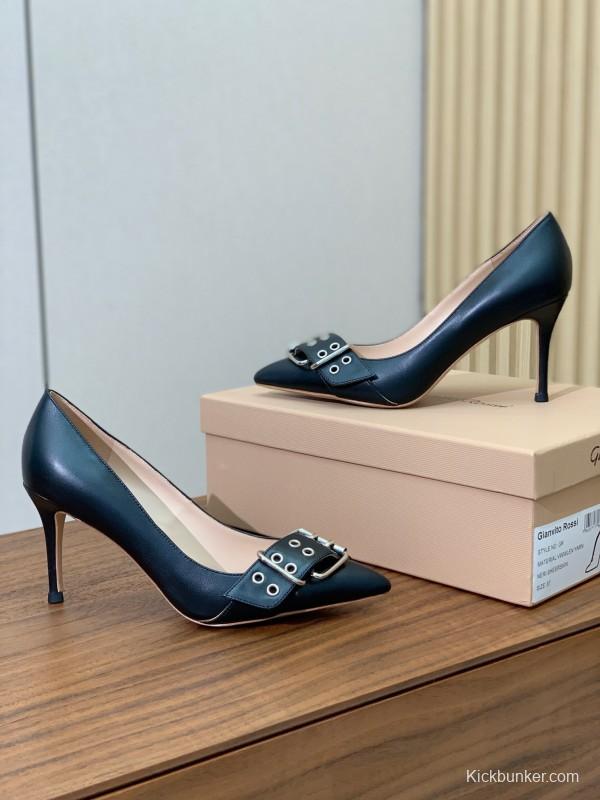 2025 Women Gianvito Rossi Black Leather Pointed Toe Buckle Pumps KFY00300