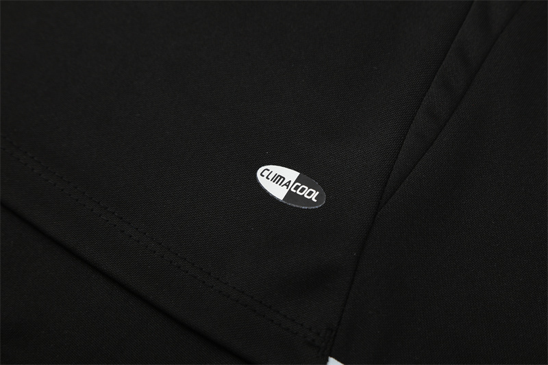 Retro 04/05 Real Madrid Black Half Zipper Jacket