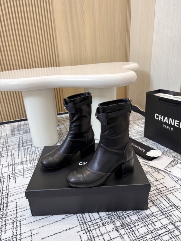 Chanel Classic Chunky Heel Back Zipper Ankle Boots - LY00320