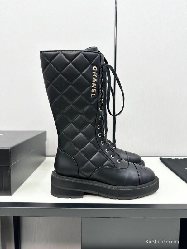 Chanel Fall/Winter Essential Short Boots with Rubber Foam Sole - LY00380
