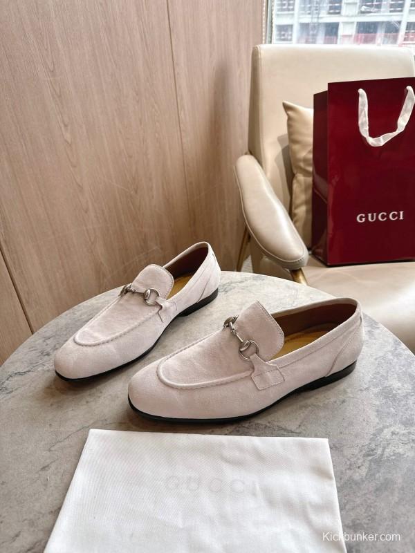 Gucci Leather Loafers with Horsebit Detail - LY00330