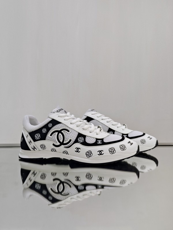 Chanel 2025 SS Limited Edition Silver Horn King 2 Sneakers - KFY00340