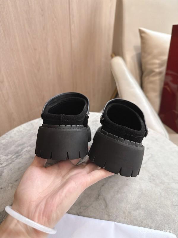 Gucci Women's Mule Shoes with Horsebit Detail - LY00300