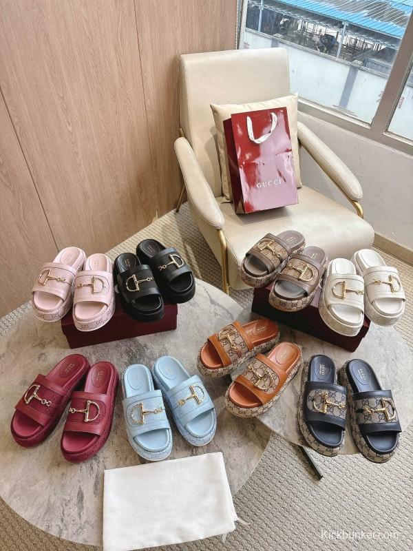 Gucci Women's Sandals with Iconic Horsebit Detail and Gold Hardware - LY00270