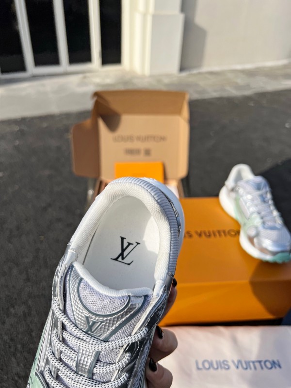 Louis Vuitton Olympia Series Casual Running Shoes with Monogram Embossing - AS00320