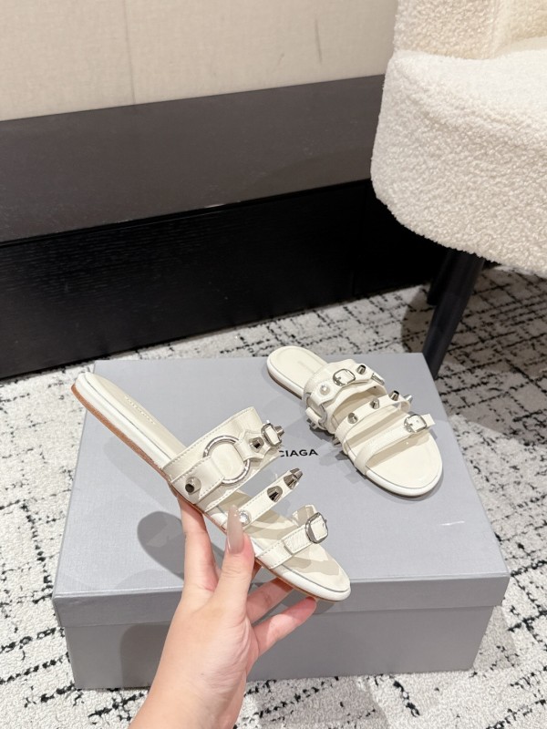 Balenciaga Cagole Metal Studded Sandals Series - KFY00260