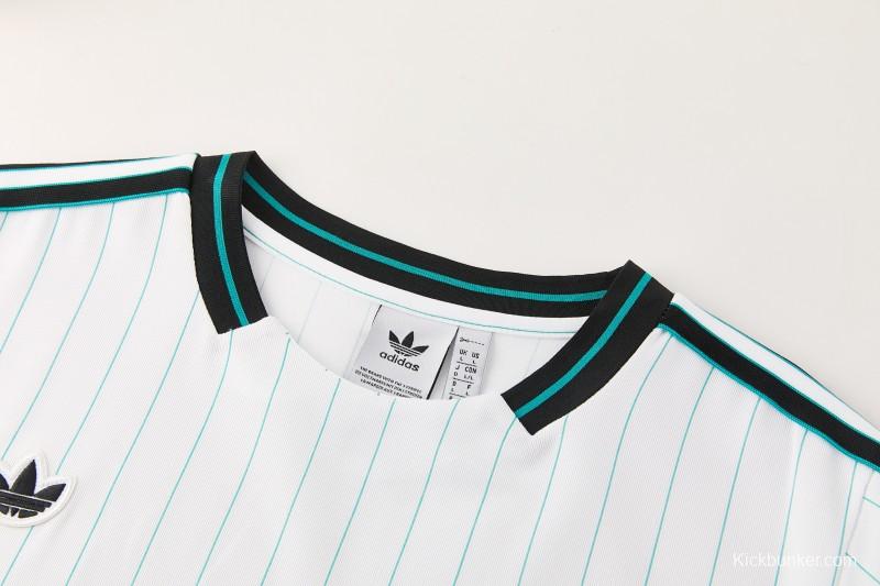 26/27  Liverpool White Short Sleeve+Soccer Shorts