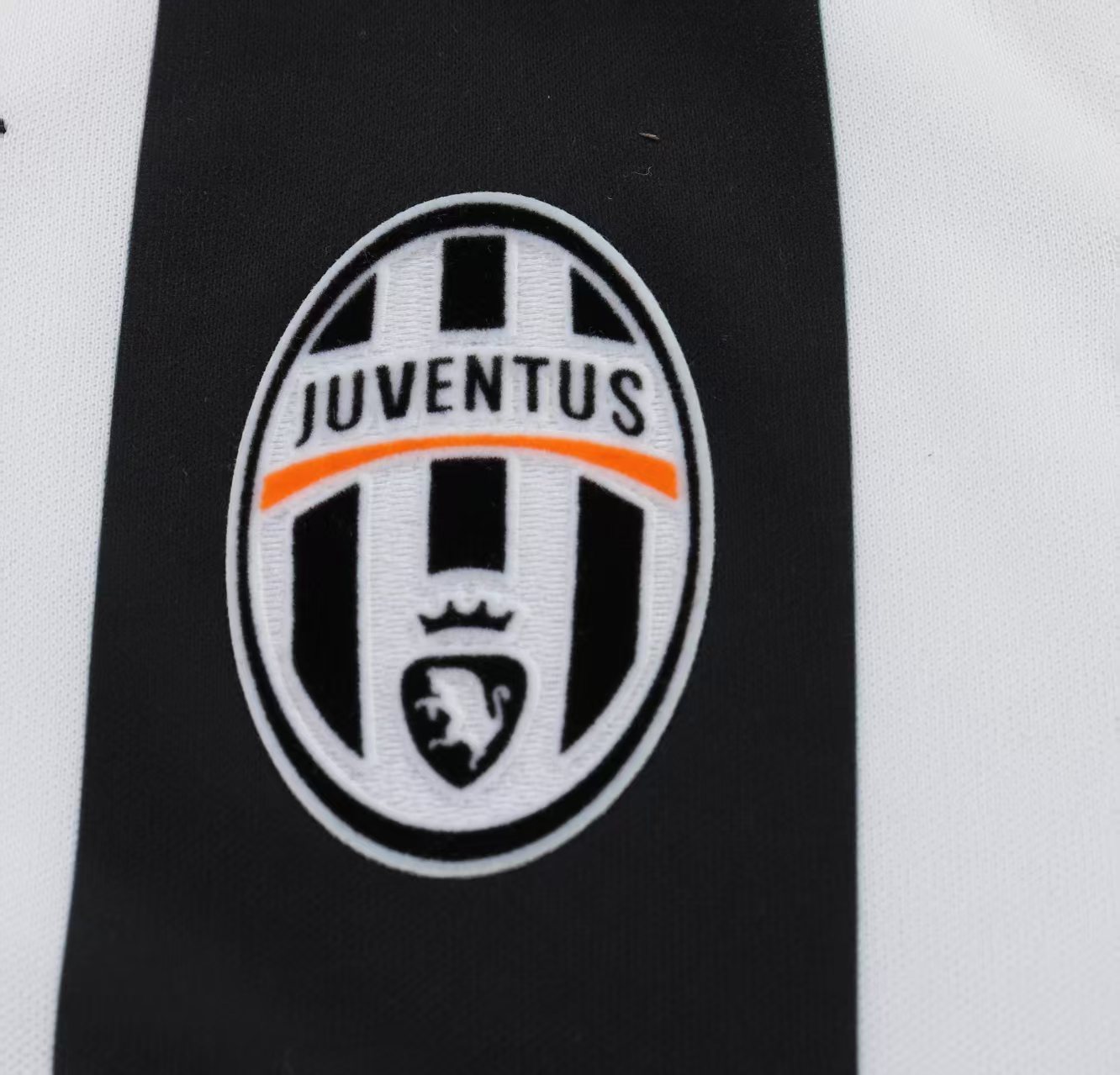 Retro Kids 04/05 Juventus Home Jersey