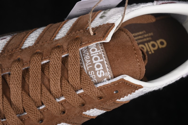 Adidas Handball Spezial Retro Skateboarding Shoes with Suede Upper and Gum Sole - IH4588