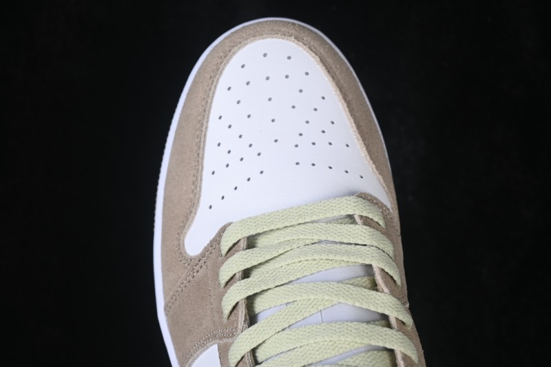 Nike Air Jordan 1 Low Retro Basketball Shoes with Classic Color Blocking - DC0774-204