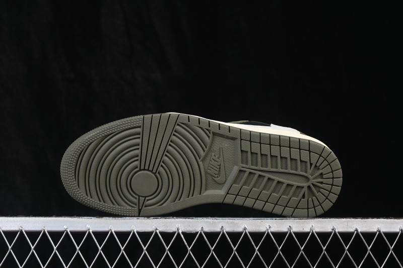 Nike Travis Scott x Air Jordan 1 Low OG Sneakers with Reversed Swoosh Design - DM7866-002