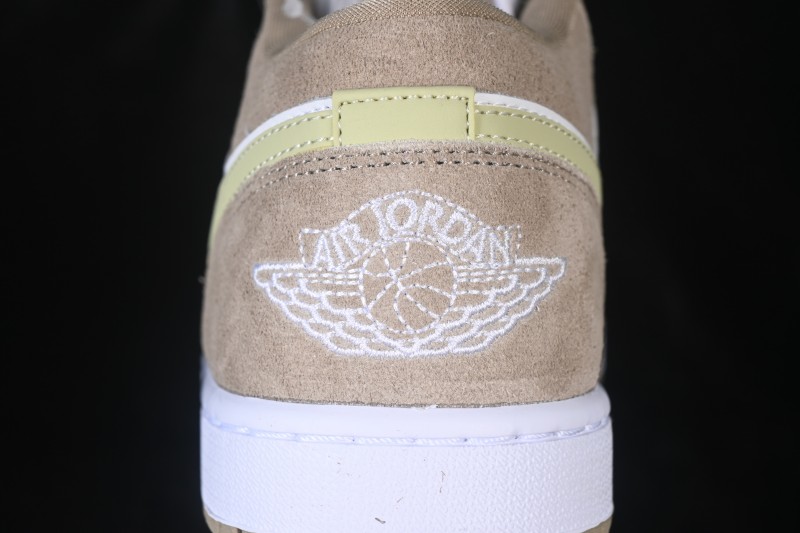 Nike Air Jordan 1 Low Retro Basketball Shoes with Classic Color Blocking - DC0774-204