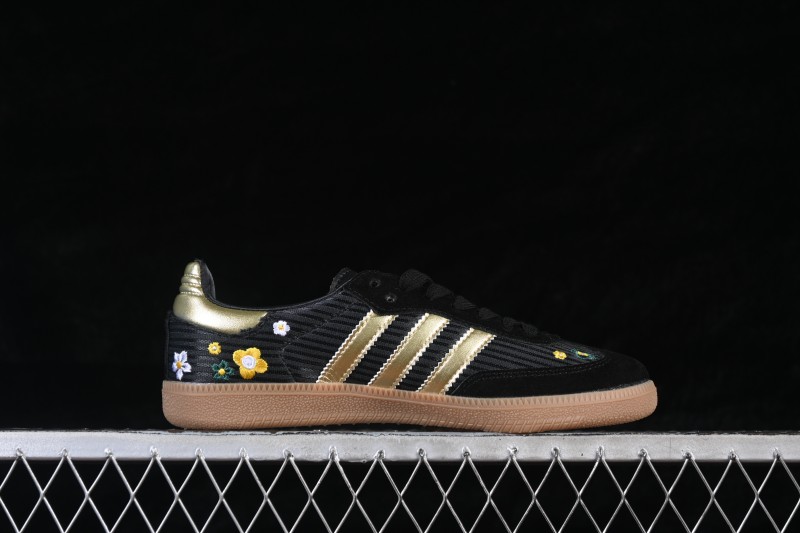 Adidas Samba OG Classic Skateboarding Shoes with Retro Suede Design - IH1331